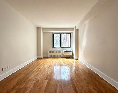 West 96th Street - Photo Thumbnail 11