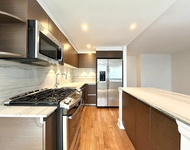 West 96th Street - Photo Thumbnail 1