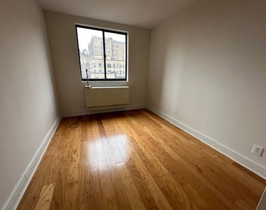 West 96th Street - Photo Thumbnail 6