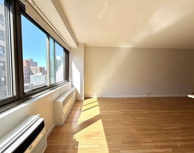 West 97th Street - Photo Thumbnail 4