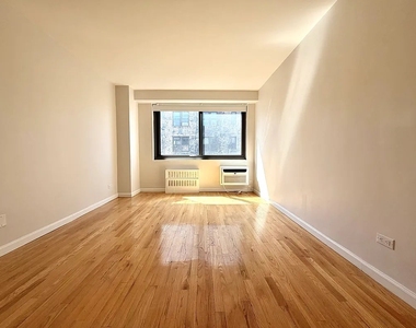 West 97th Street - Photo Thumbnail 9