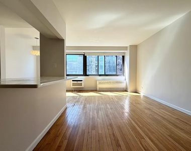 West 97th Street - Photo Thumbnail 3