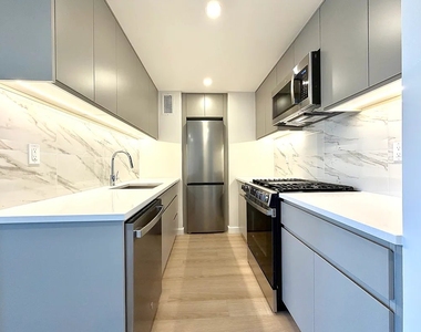 West 87th Street - Photo Thumbnail 2