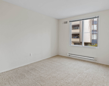 6401 Shellmound St. - Photo Thumbnail 8