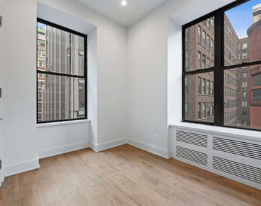 Madison Avenue - Photo Thumbnail 6