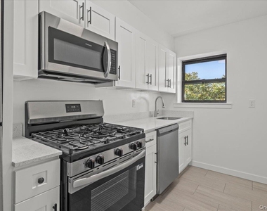 671 Bronx River Road - Photo Thumbnail 12