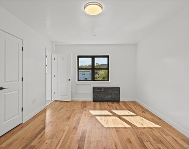 671 Bronx River Road - Photo Thumbnail 14