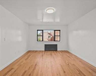 671 Bronx River Road - Photo Thumbnail 5