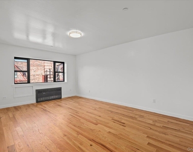 671 Bronx River Road - Photo Thumbnail 6