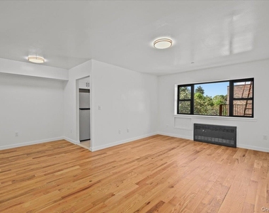 671 Bronx River Road - Photo Thumbnail 10