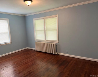 61 Grand Street - Photo Thumbnail 4
