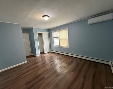 61 Grand Street - Photo Thumbnail 3