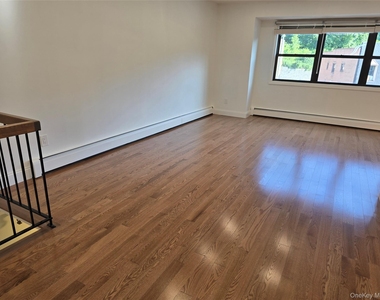 240-29 70 Avenue - Photo Thumbnail 22