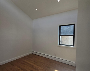 240-29 70 Avenue - Photo Thumbnail 13