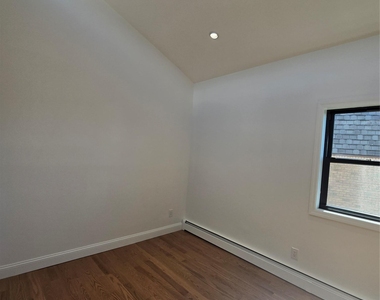 240-29 70 Avenue - Photo Thumbnail 17