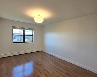 240-29 70 Avenue - Photo Thumbnail 14