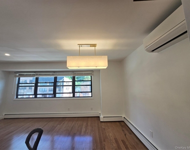 240-29 70 Avenue - Photo Thumbnail 10