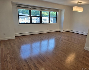 240-29 70 Avenue - Photo Thumbnail 23