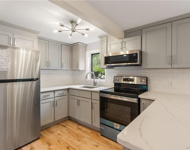 1667 Shandelee Road - Photo Thumbnail 12