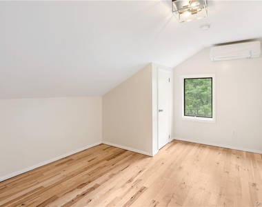1667 Shandelee Road - Photo Thumbnail 28
