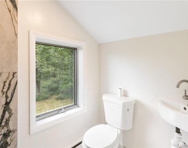 1667 Shandelee Road - Photo Thumbnail 25