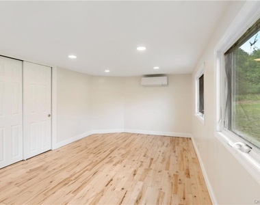 1667 Shandelee Road - Photo Thumbnail 15
