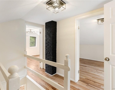 1667 Shandelee Road - Photo Thumbnail 24