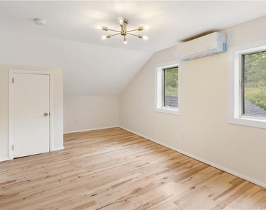 1667 Shandelee Road - Photo Thumbnail 30