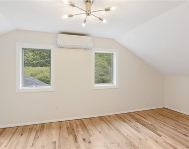 1667 Shandelee Road - Photo Thumbnail 29