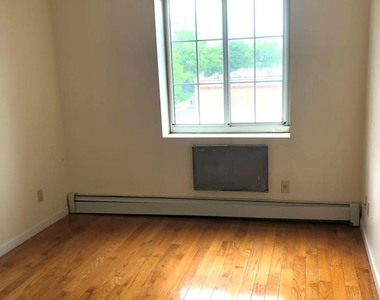 3506 Leavitt Street - Photo Thumbnail 4