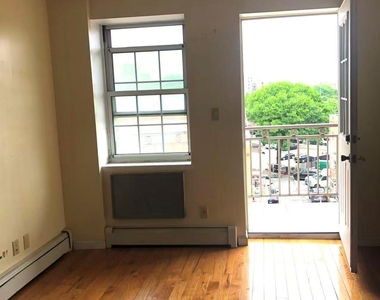 3506 Leavitt Street - Photo Thumbnail 2