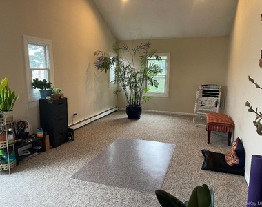 420 W Fulton Street - Photo Thumbnail 2