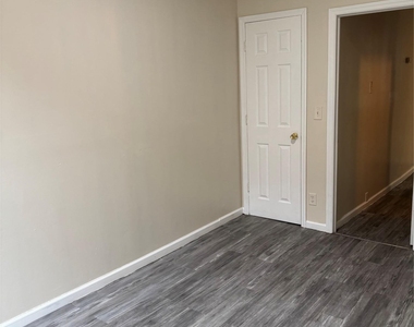 204 South Street - Photo Thumbnail 6