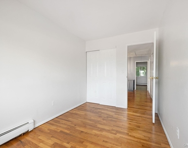 78 Roosevelt Drive - Photo Thumbnail 4