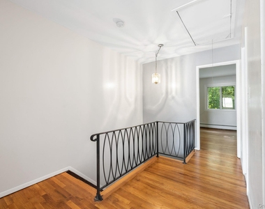 78 Roosevelt Drive - Photo Thumbnail 7