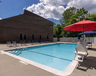 359 N Greeley Avenue - Photo Thumbnail 19