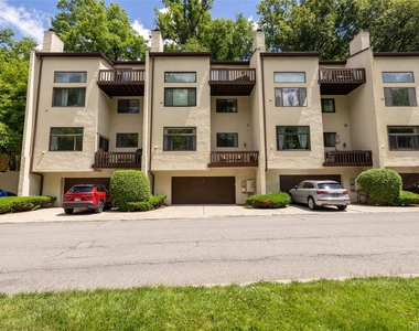 359 N Greeley Avenue - Photo Thumbnail 18
