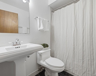 359 N Greeley Avenue - Photo Thumbnail 11