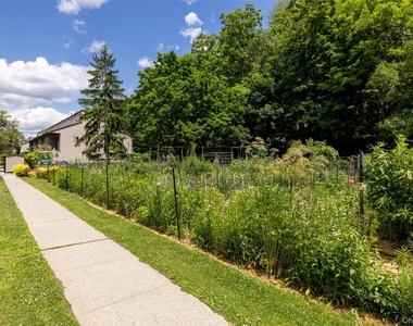 359 N Greeley Avenue - Photo Thumbnail 21