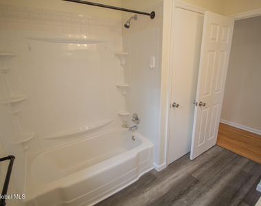 27 Hanifin Avenue - Photo Thumbnail 4