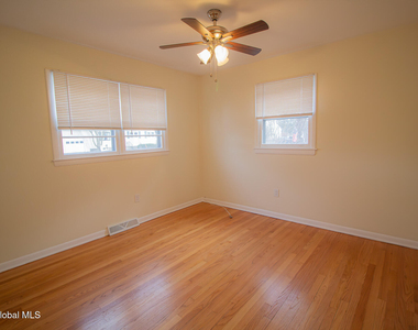 27 Hanifin Avenue - Photo Thumbnail 8