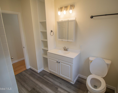 27 Hanifin Avenue - Photo Thumbnail 5