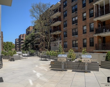 Maple Avenue - Photo Thumbnail 9