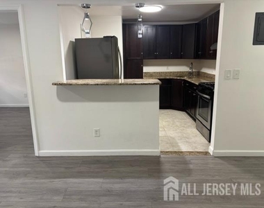 392 College Drive - Photo Thumbnail 16