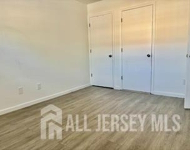 392 College Drive - Photo Thumbnail 8