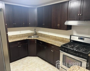 392 College Drive - Photo Thumbnail 15