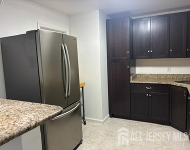 392 College Drive - Photo Thumbnail 17