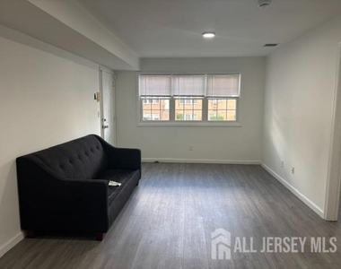 392 College Drive - Photo Thumbnail 13