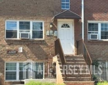 392 College Drive - Photo Thumbnail 16