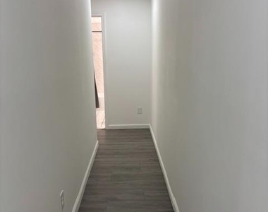392 College Drive - Photo Thumbnail 23